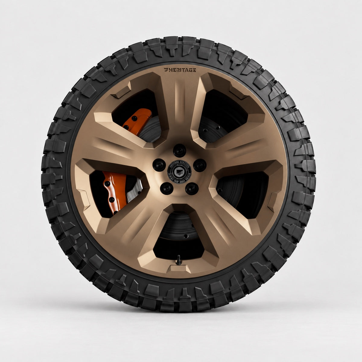 Heritage Customs space cowboy op lichtgrijze studioachtergrond; velg afgebeeld met band