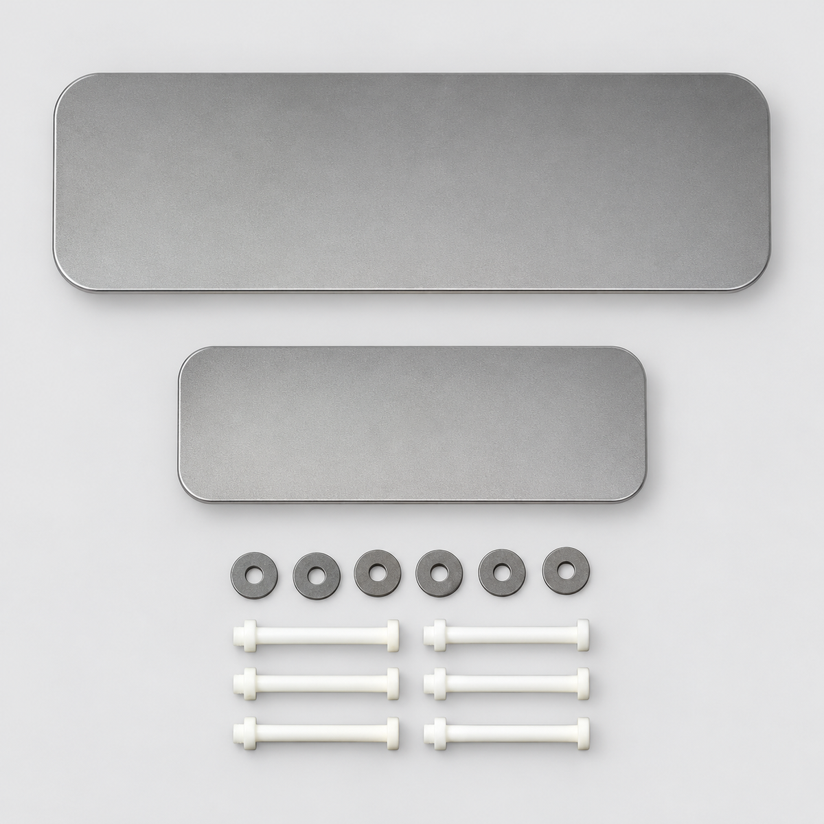 Tweedelige achterklep-afdekset Defender L663, zilvergrijs – digitale studiobewerking